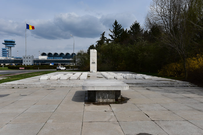 Monument Otopeni / Romania 