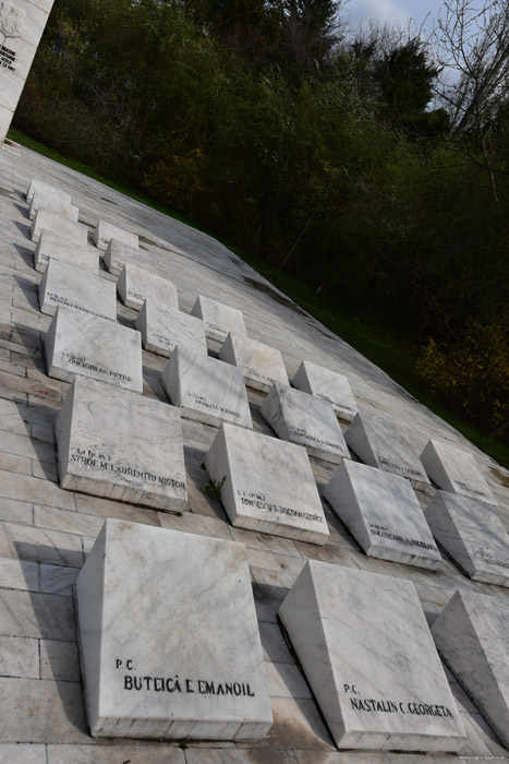 Monument Otopeni / Romania 