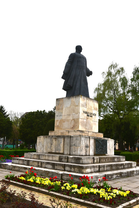 Vasil Lucaciu Statue Satu Mare / Romania 