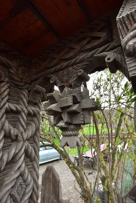 Wooden House with Typical Gate Mare / Romania 