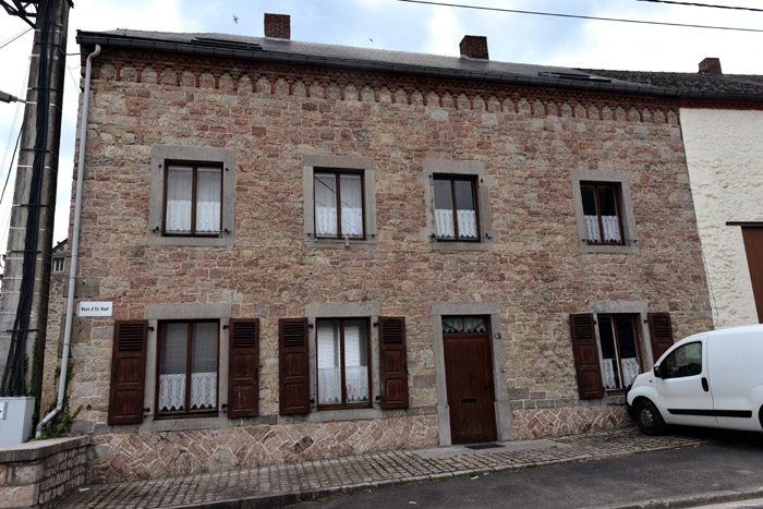 House in Pink Marble VODELE in DOISCHE / BELGIUM 