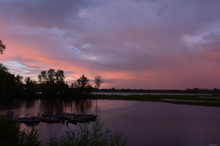 Coucher du Soleil sur Negenoord (Ancien Bras de la Meuse) DILSEN-STOKKEM / DILSEN photo 