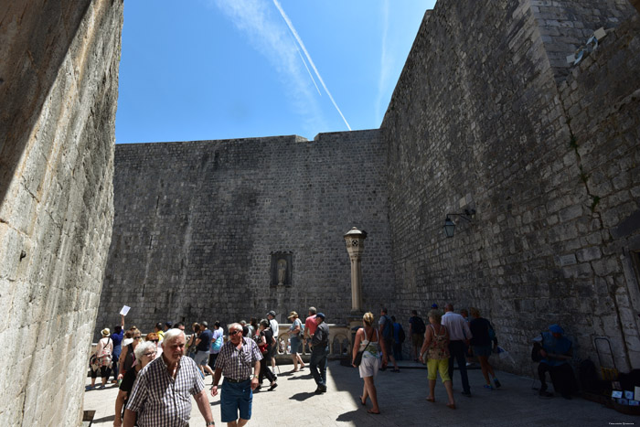 Vrata Pile Gate Dubrovnik in Dubrovnic / CROATIA 