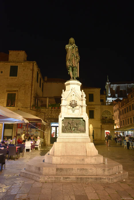 Spomenik Ivanu Gundulicu's Statue Dubrovnik in Dubrovnic / CROATIA 
