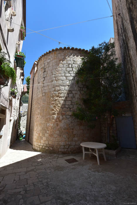 Vervallen kerk Dubrovnik in Dubrovnic / KROATI 