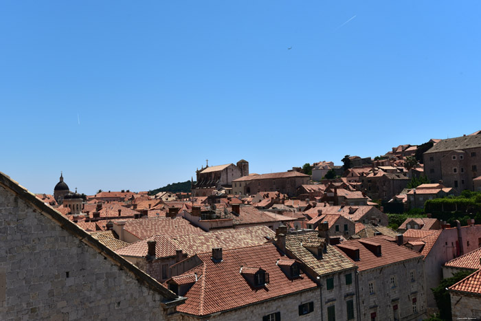 Stadszichten vanop stadsomwalling Dubrovnik in Dubrovnic / KROATI 