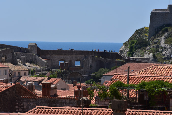 Vues de Ville depuis Enceinte de Ville Dubrovnik  Dubrovnic / CROATIE 