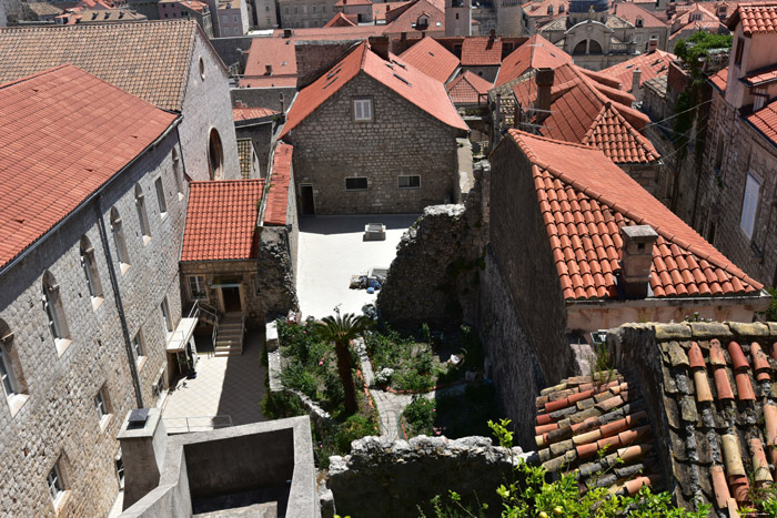 Stadszichten vanop stadsomwalling Dubrovnik in Dubrovnic / KROATI 