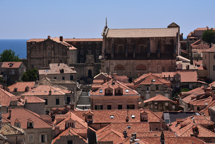 Stadszichten vanop stadsomwalling Dubrovnik in Dubrovnic / KROATI 