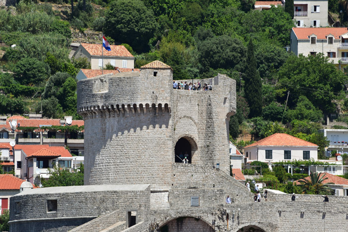 Stadsomwalling Noord en Minceta Toren Dubrovnik in Dubrovnic / KROATI 