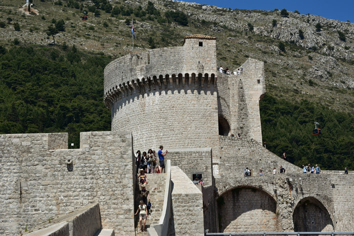 Stadsomwalling Noord en Minceta Toren Dubrovnik in Dubrovnic / KROATI 