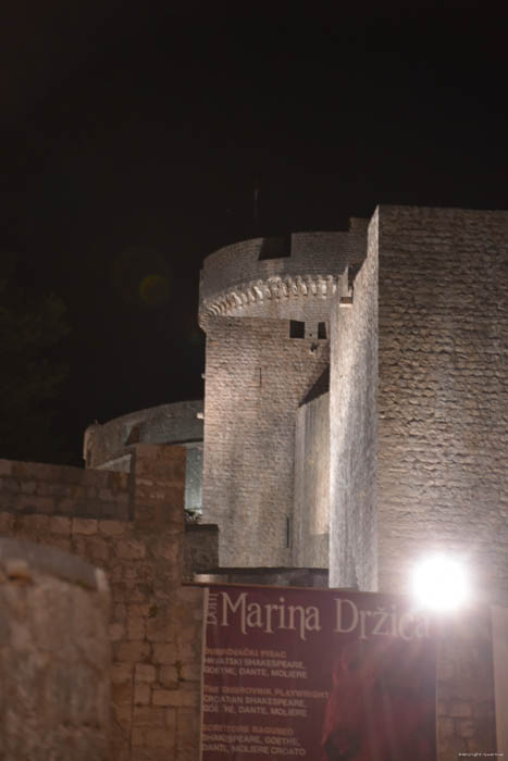 Stadsomwalling Noord en Minceta Toren Dubrovnik in Dubrovnic / KROATI 