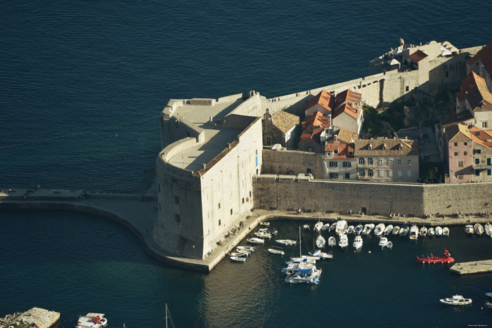 Gebouw Dubrovnik in Dubrovnic / KROATI 