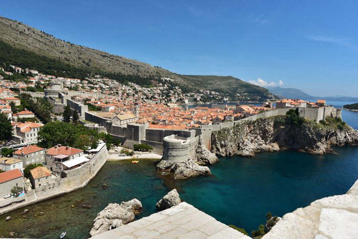 Zicht op stad vanuit Lovrijenac Dubrovnik in Dubrovnic / KROATI 