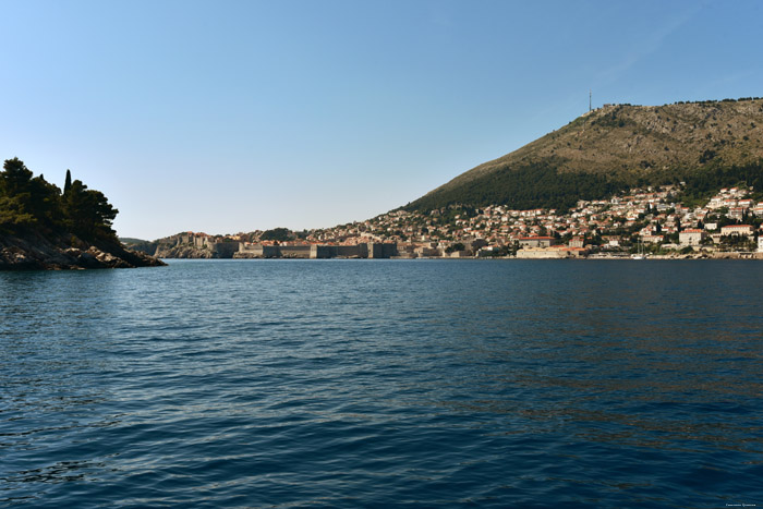 Zicht op Dubrovnik vanop zee Dubrovnik in Dubrovnic / KROATI 
