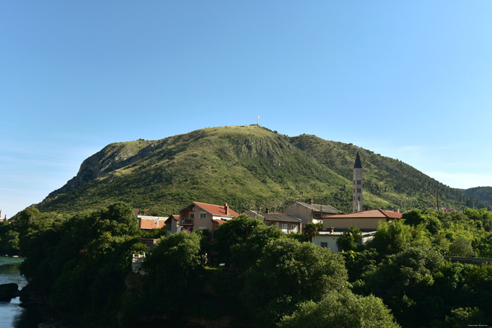 Bergtop met kruis Mostar / Boznie-Herzegovina 