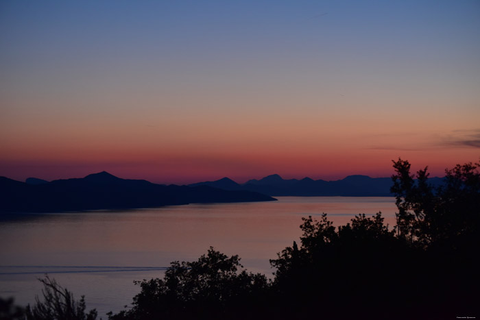 Zoonsondergang Slano in Dubrovacko Primorje  / KROATI 