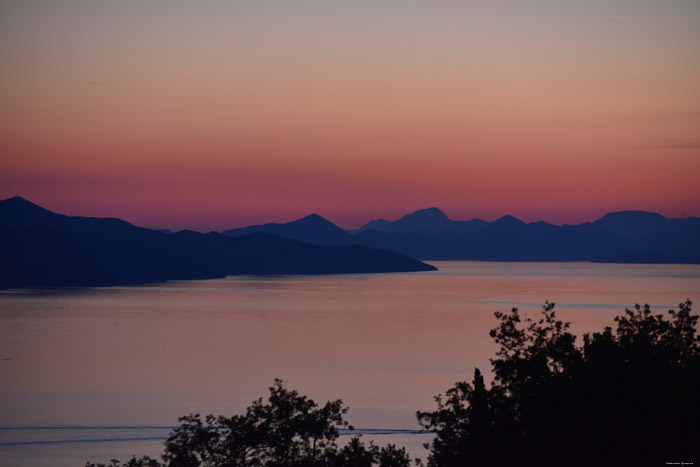 Zoonsondergang Slano in Dubrovacko Primorje  / KROATI 