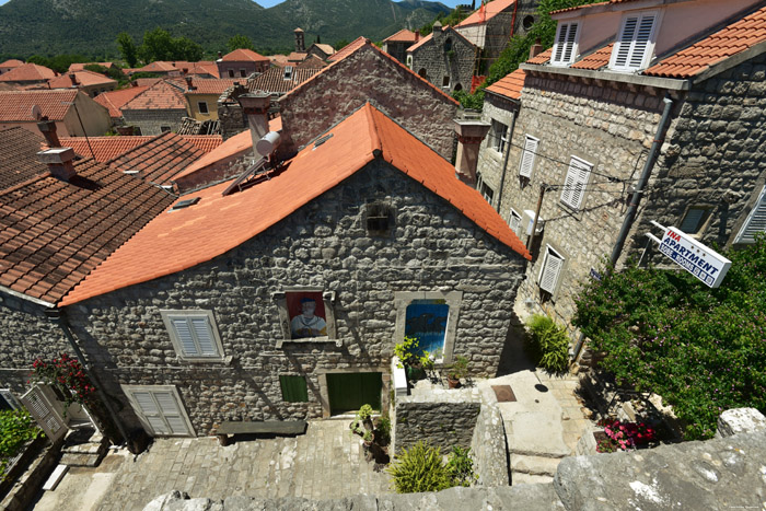 House with nice blinds Ston / CROATIA 