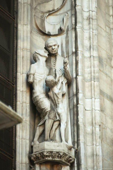 Saint Mary of the Navity Cathedral (Duomo) Milan (Milano) / Italia 