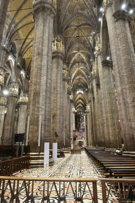 Onze-Lieve-Vrouwe-Geboortecathedraal (Dome) Milaan / Italië 