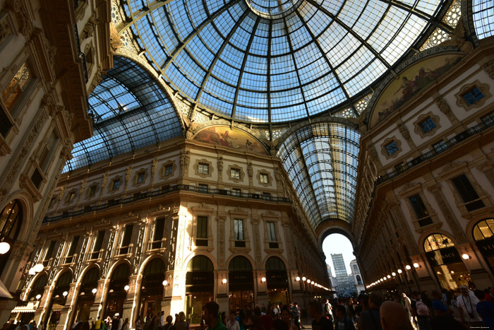 Victor Emmanuel II Galeria (Vittirio Emanuele II) Milan (Milano) / Italia 