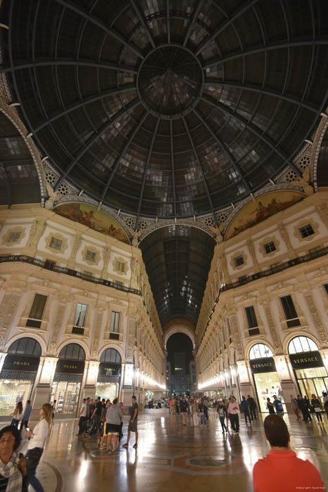 Victor Emmanuel II Galeria (Vittirio Emanuele II) Milan (Milano) / Italia 