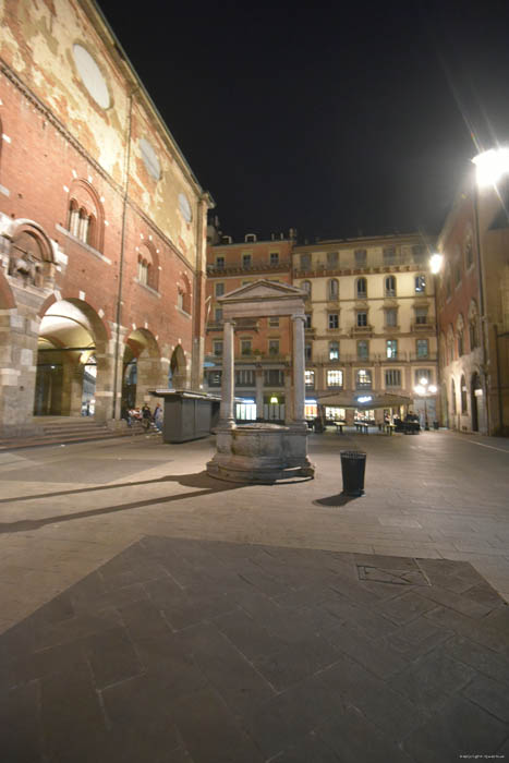 Place Mercanti Milan / Italie 
