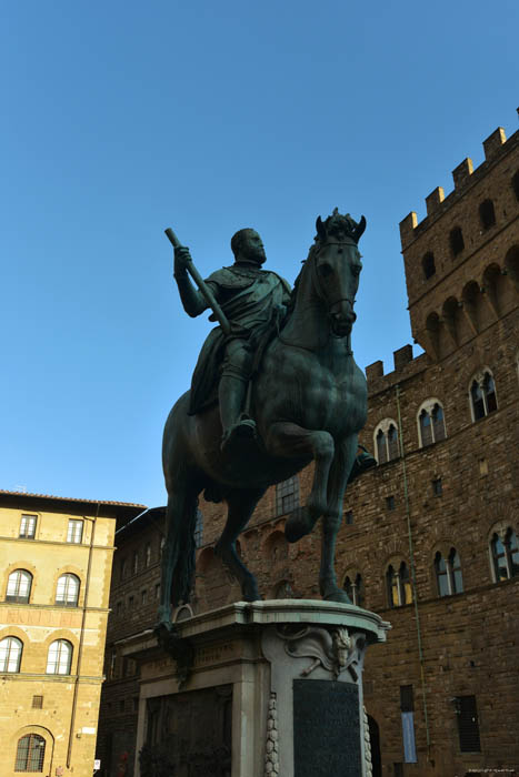 Statue Chevalier Cosmo Medici Florence / Italie 