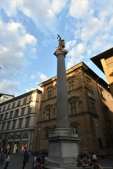 Gustizia Pillar Firenze / Italia 
