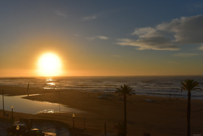 Strandzicht vanuit NubaHotel Coma-Ruga / Spanje 