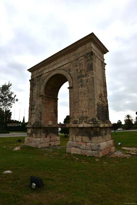 Bara Arch Francs in Roda de Ber / Spain 