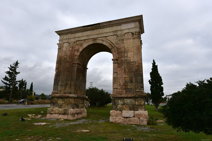 Arc de Bara Francs  Roda de Ber / Espagne 