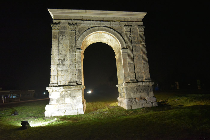 Arc de Bara Francs  Roda de Ber / Espagne 