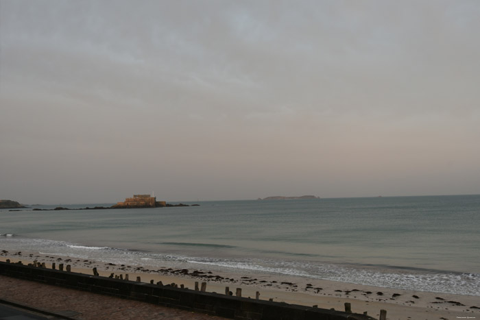 Zeezicht (vanuit IBIS Hotel) Saint-Malo / FRANKRIJK 