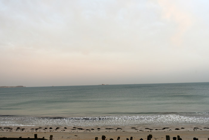 Vue sur la Mer (depuis Htel Ibis) Saint-Malo / FRANCE 