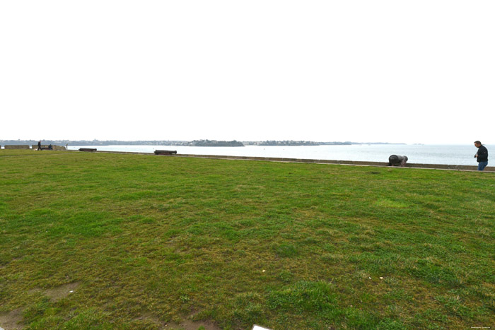 Bastion de la Hollande et Canons Saint-Malo / FRANCE 