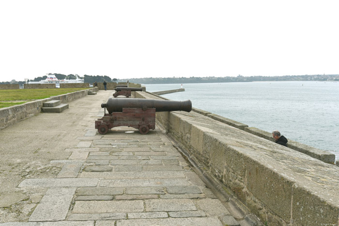 Dutch Bastion and Cannons Saint-Malo / FRANCE 