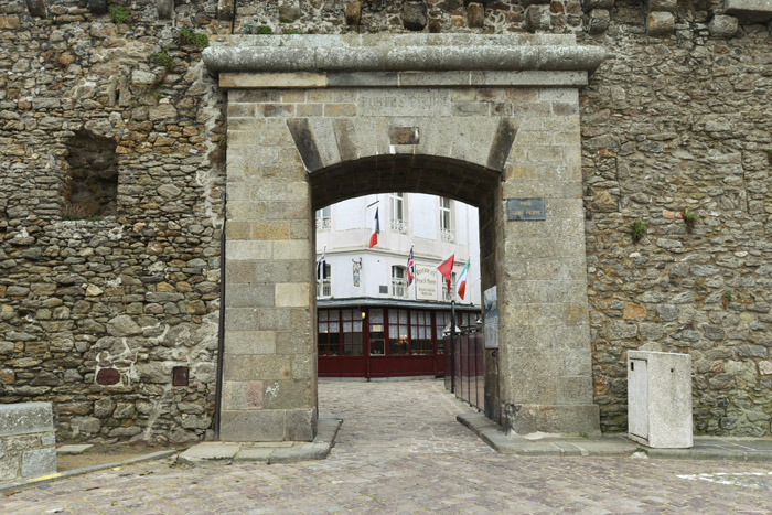 Porte Saint Pierre Saint-Malo / FRANCE 