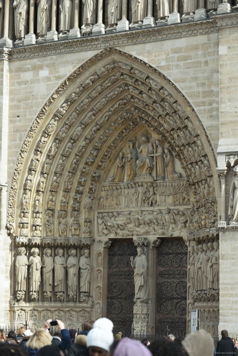 Onze-Lieve-Vrouwekathedraal (Notre Dame) Parijs in Paris / FRANKRIJK 