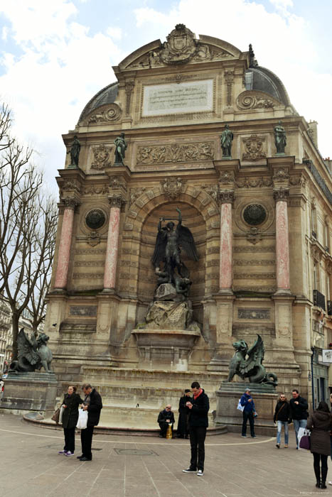 Sint-Michel Fontein Parijs in Paris / FRANKRIJK 