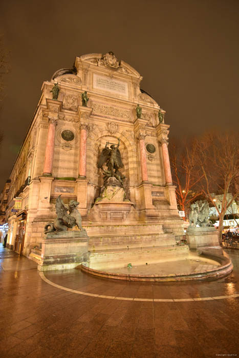 Sint-Michel Fontein Parijs in Paris / FRANKRIJK 