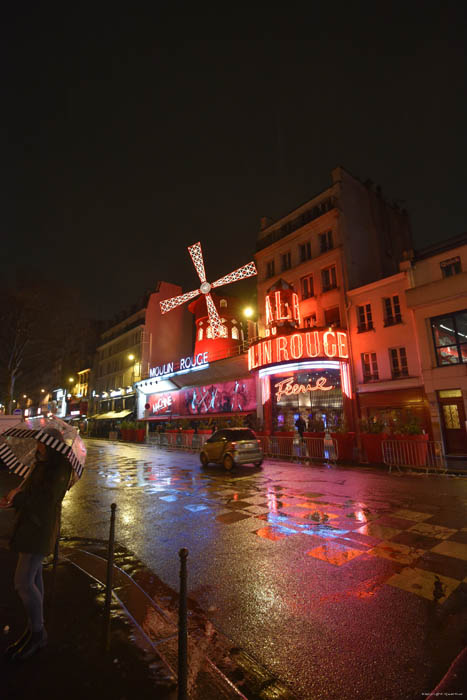 Moulin Rouge - Rode Molen Parijs in Paris / FRANKRIJK 
