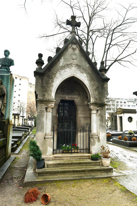 Tombe Famille Failliot Paris / FRANCE 