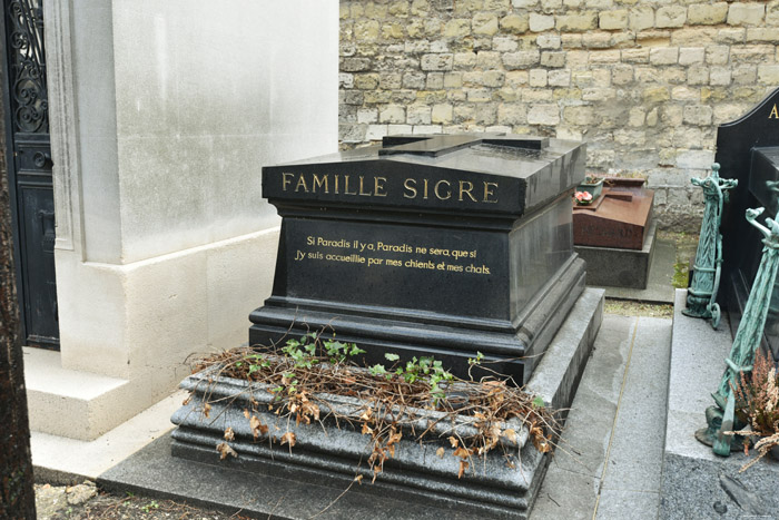 Tombe Famille Sigre Paris / FRANCE 