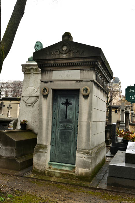 Tombe Famille Vildieu Paris / FRANCE 