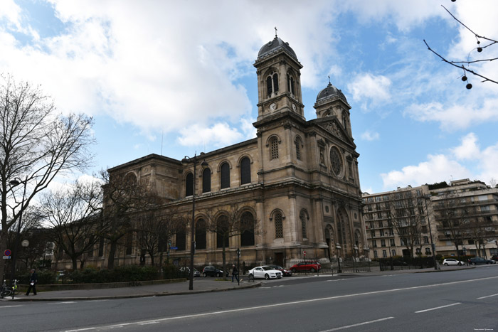 glise Saint Franois Xavier Paris / FRANCE 