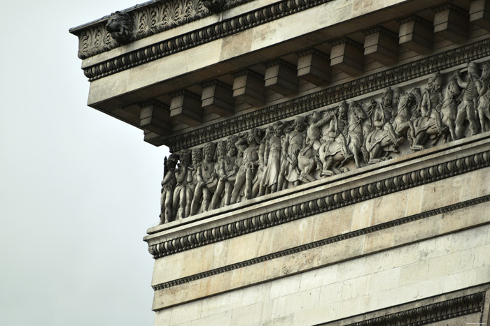 Arc de Triomphe Parijs in Paris / FRANKRIJK 