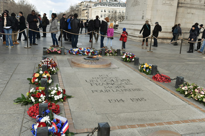 Arc de Triomphe Parijs in Paris / FRANKRIJK 