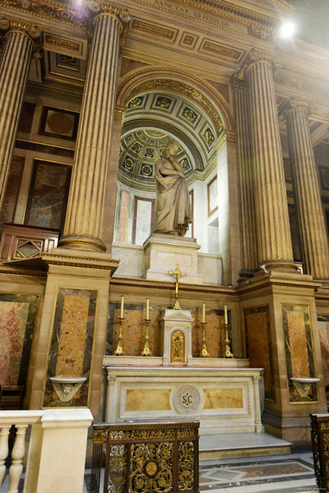 Kerk van Madeleen (Madeleine) Parijs in Paris / FRANKRIJK 